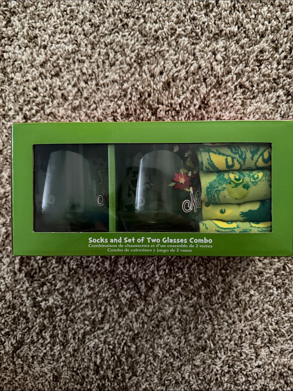 Green Novelty Socks and Two Glasses Gift Set - The Grinch - Christmas